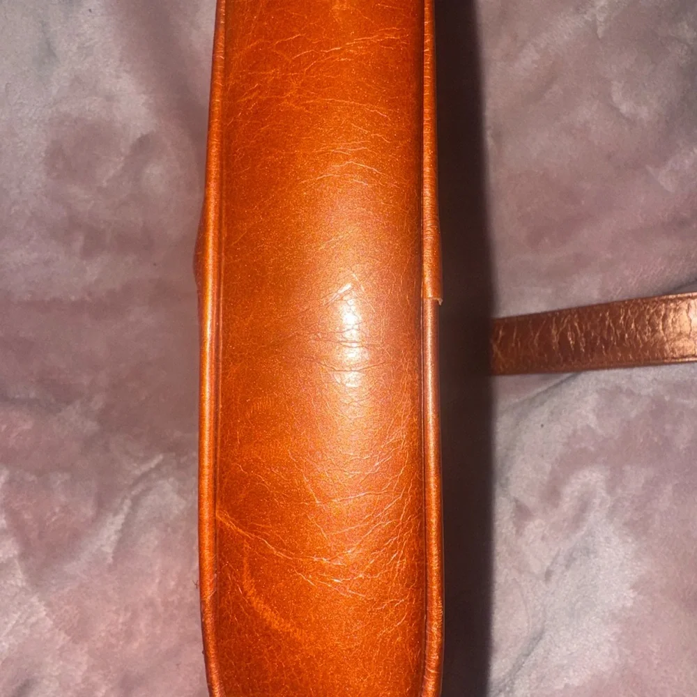 🔥HOBO INTERNATIONAL🔥  Copper Wristlet Clutch (like new,no call outs) - Picture 5 of 5